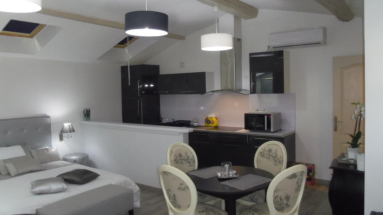 Mas De L'Air - Maison De Charme Bed & Breakfast Noves Luaran gambar