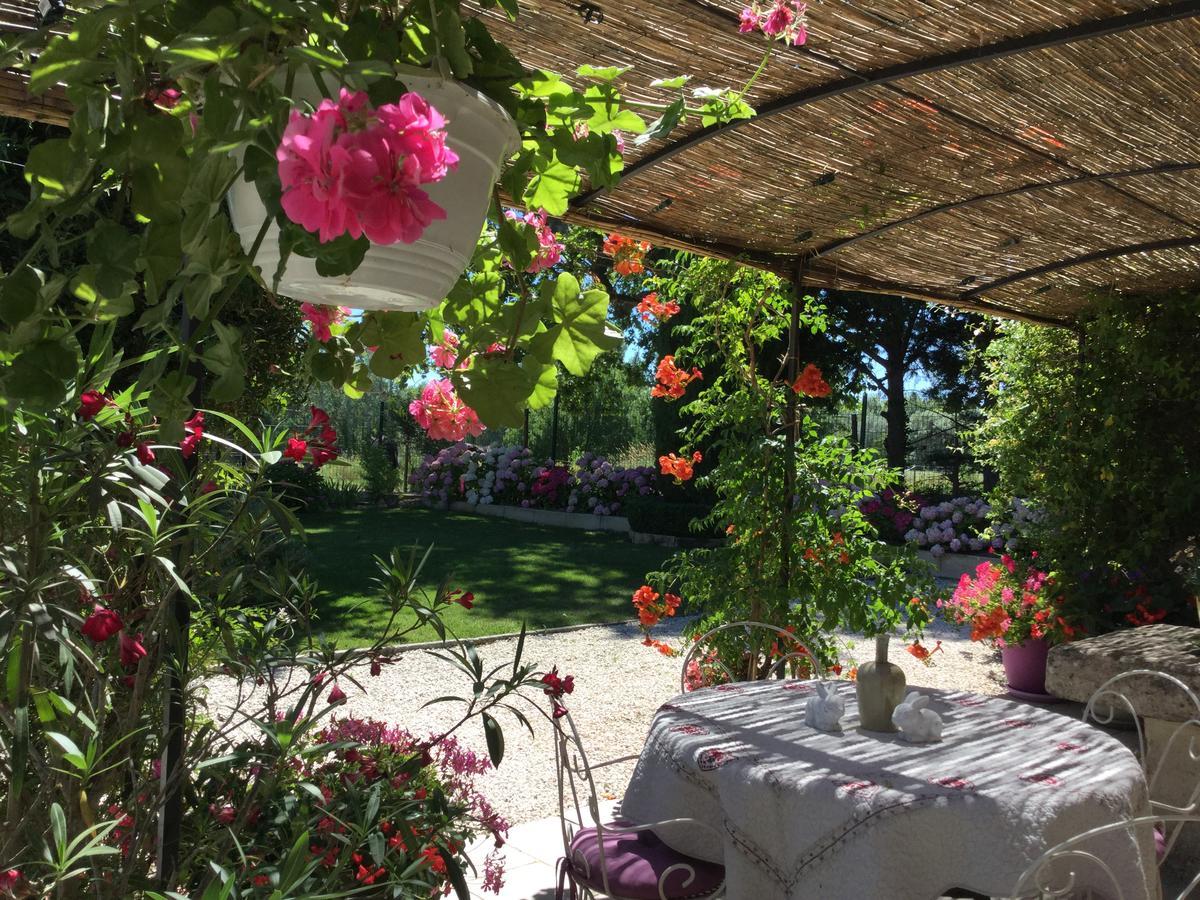 Mas De L'Air - Maison De Charme Bed & Breakfast Noves Luaran gambar